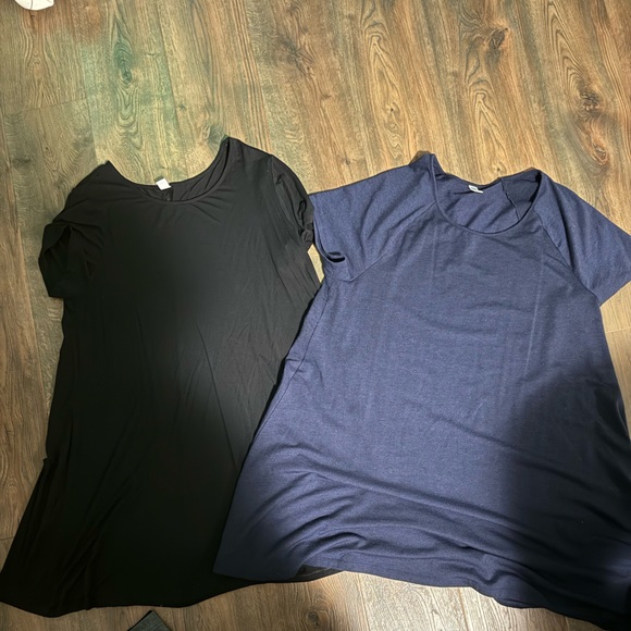Old Navy Dresses & Skirts - BUNDLE- 2 Old Navy Black and Navy Short Sleeve TShirt Dresses